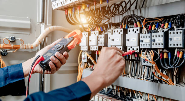 Best Licensed Electrician  in Bakersfield Country Clu, CA